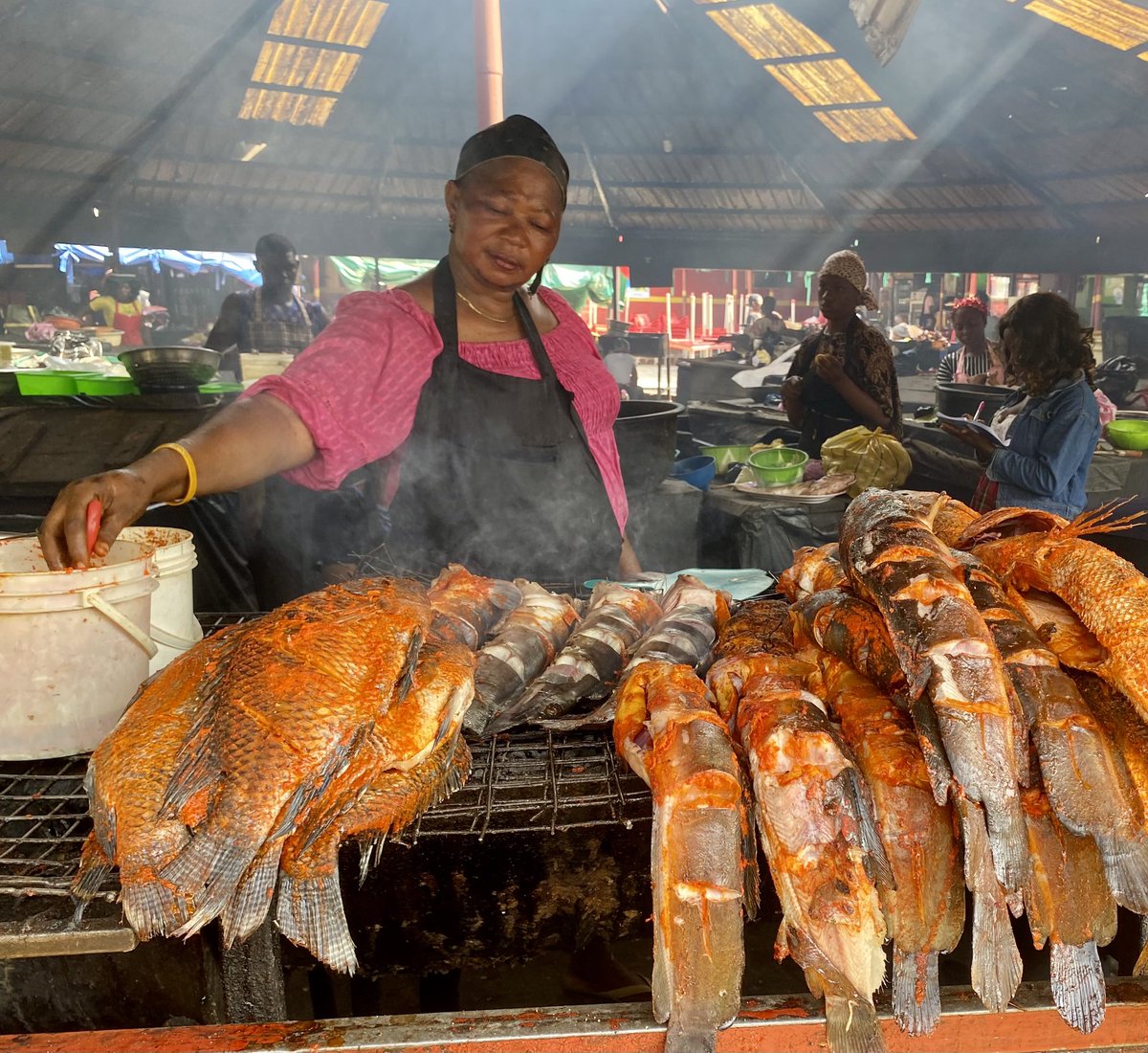 NLAmbPlomp's tweet photo. Mouthwatering, what better way to end the weekend than a delicious fish at #MogadishuBarracks , culinary treats of #Abuja 🇳🇬 https://t.co/FcZiW23nkV