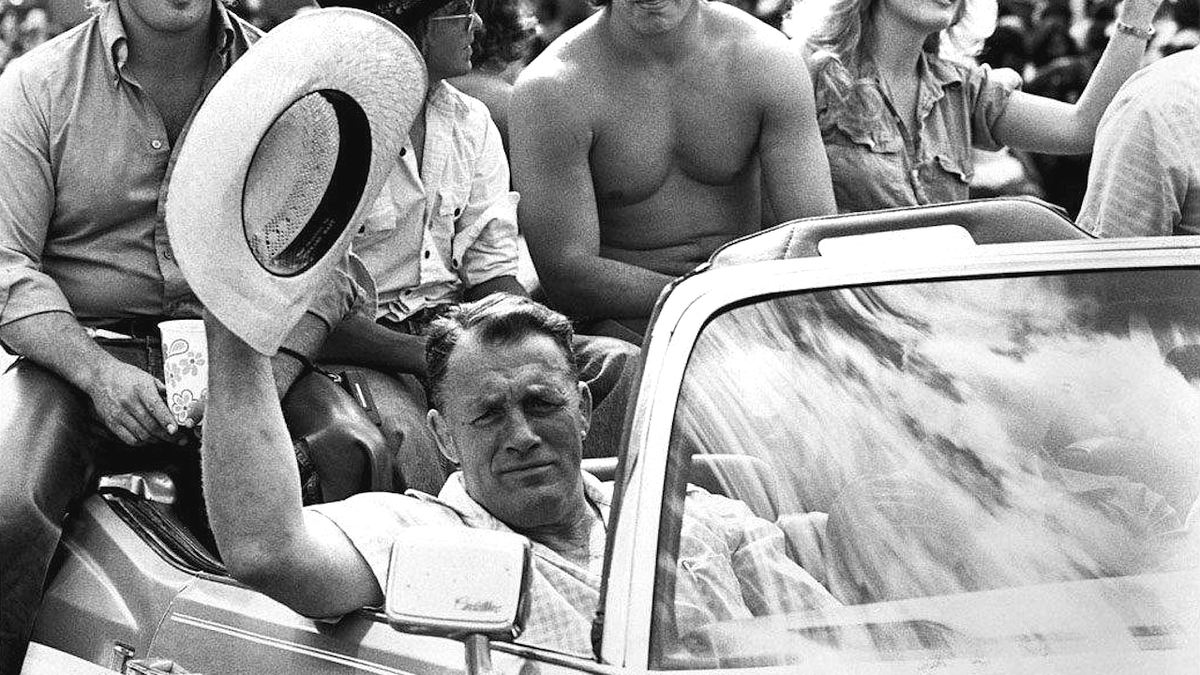 CWNonline's tweet photo. CWN would like to take this time to remember @CPWHOF member, #OrderofCanada recipient and Canada's own #StuHart who passed away on this date in 2003 at the age of 88
#RIPStuHart #HartFamilyPatriarch #StampedeWrestling #CPWHOF #CWNonline #CANUCKproud ๐ https://t.co/mhQpir0yQ1