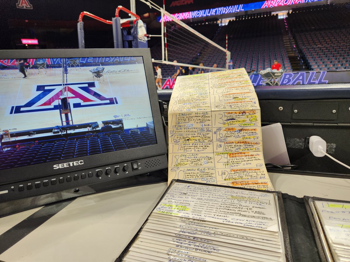 High Noon Sundau Showdown in @Pac12 Women’s Volleyball. It's @ArizonaVBall hosting @CalVolleyball. We'll join you at Noon PT on @Pac12Network