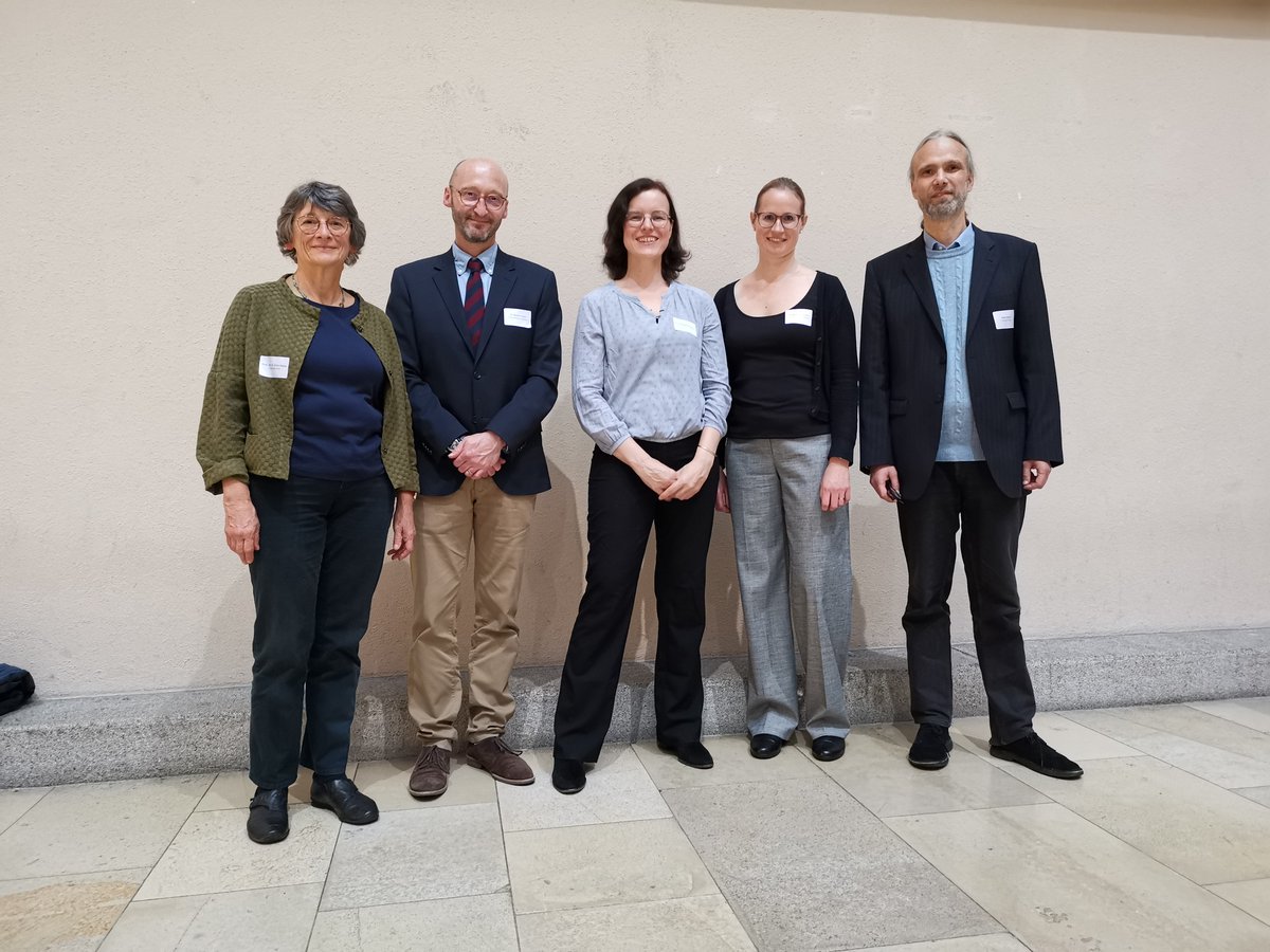 e-Onomastics: #Project 'The #settlement #names of the Canton of #Zurich' completed e-onomastics.blogspot.com/2022/10/projec…  all name articles are now published on ortsnamen.ch. project was celebrated at 15th meeting of the #Arbeitskreis für #Namenforschung at the University of Zurich