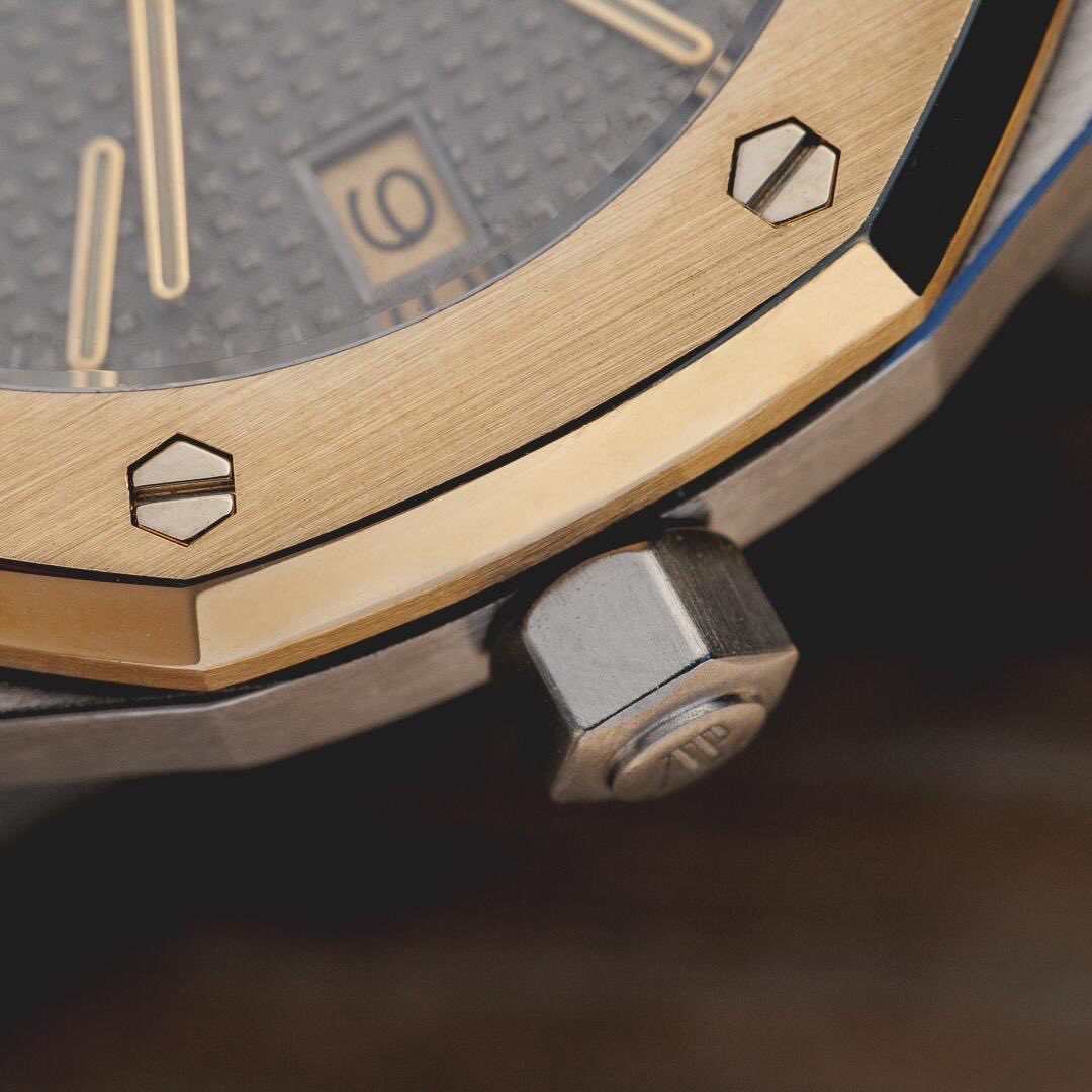 secondemorte's tweet photo. A vendre 🚩

Audemars Piguet 14790sa
Ø36mm or et acier, calibre automatique 2225, cadran gris

28500€, plus d’infos en dm https://t.co/AjeQrC0Vww