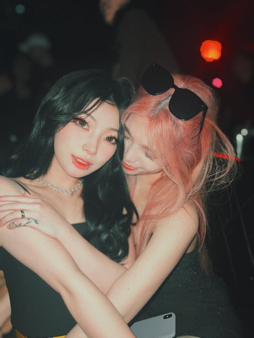 2 pic. Finally got to party with my childhood bestie @YUYUpotato ♥️ Its been a long 4 years ? #academyLA