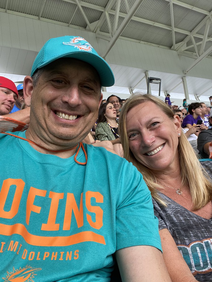 #FinsUp