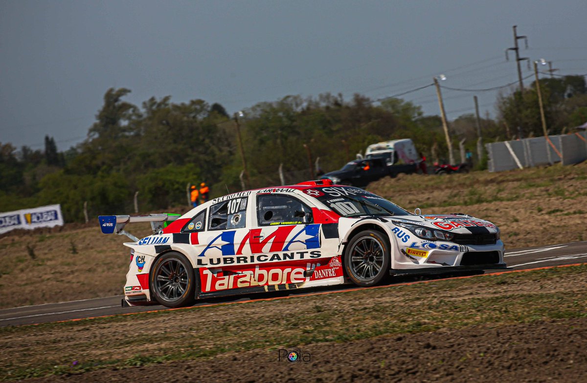 equipoOCTANOS's tweet photo. 📷 #TRV6 
Momentos de un domingo a puro podio.
.
@jositoooooo
@fefodipalma
@DiegoVerriello
.
#TRChaco @TopRaceOk 
.
.
📸 @DamianBarisch https://t.co/EYTQBYzXeE