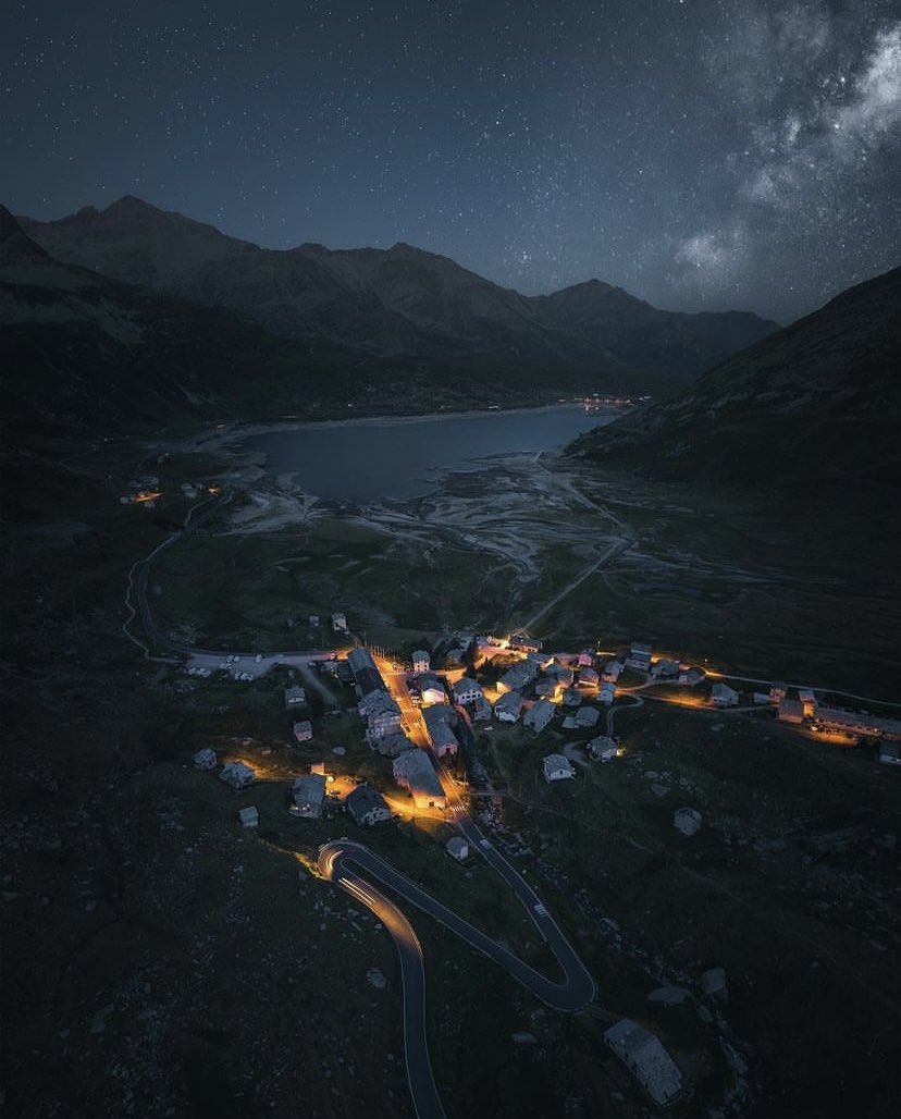 MassimoSertori_'s tweet photo. A volte non serve andare lontano per scoprire #luoghi incantevoli.
Buona #domenica sera con questo bellissimo scatto sul villaggio alpino di #Montespluga (So).

[📸 di Luca Cornago]
#montagnalombarda 
#montagnadaamare 
#montagnadavivere
#inLombardia https://t.co/iRUOZ6bqoK