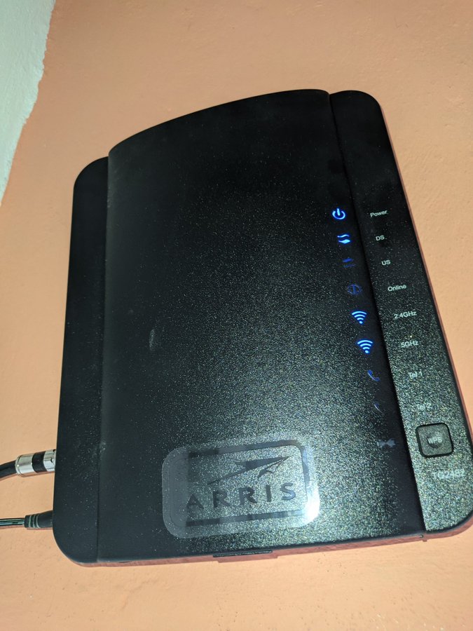 CesarRodPad's tweet photo. #ayuda @ayudaizzi #modem #internet #wifi tengo un problema con mi modem  y necesito asesoramiento... #urge https://t.co/Z3O3MG4dZd