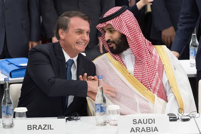 leonardogoncal7's tweet photo. vou tentar ser didático. vamos ver se adianta. 

o rei da arábia saudita persegue e mata cristãos em seu país. dizem q cristãos lá são esquartejados, inclusive. 

o presidente da nicarágua tem fechado igrejas (+ por perseguição política do q religiosa, mas isso tb é errado). https://t.co/zaLcGxg1Bw