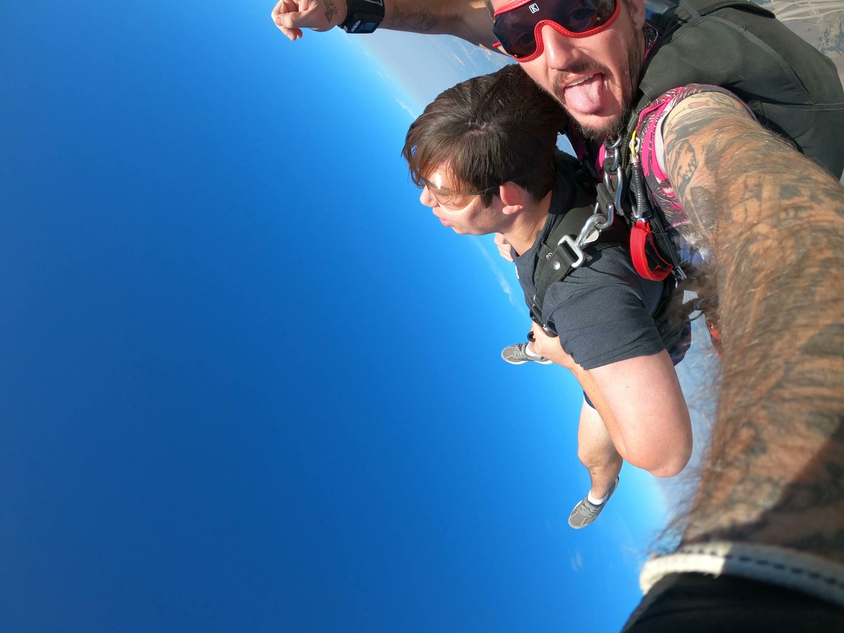 skydive_skylark tweet picture