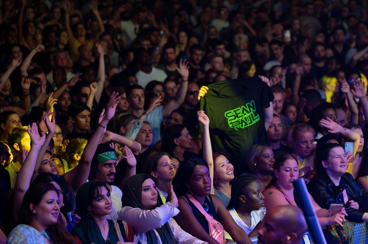 duttypaul's tweet image. Which one of my songs u never get tired of hearin??