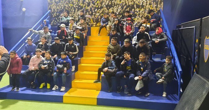 MovPlazaSolis's tweet photo. Ayer los chicos y chicas 
de la Asoc.Civil Social y Deportiva 18 de Marzo de Villa Madero.
(La matanza) 
Visitaron las instalaciones de @BocaJrsOficial 
Agradecemos a los colaboradores del
@FilialesBoca @UCBLaMatanza 
Muchas gracias lo que hacen por la sociedad 
SOMOS LA MATANZA https://t.co/TtgOIdMhPX