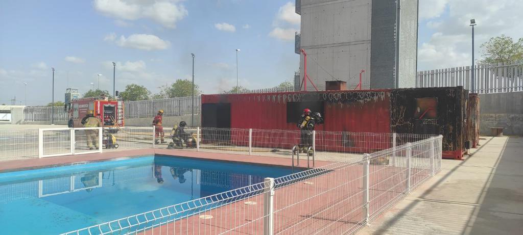 CFA3TFire's tweet photo. Formación en incendios de interior para bomberos Melilla. https://t.co/akeg0KeLmn