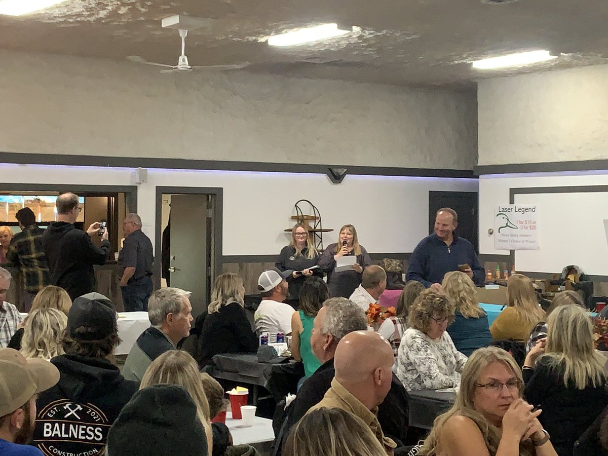 WayneEwaskoMLA's tweet photo. Had the chance last night to attend the 2nd Annual Fundraiser #FallSupper for the Pioneer Village Museum. Followed by the 20th Annual Beausejour and Area Chapter of the @DucksUnlimited Fundraiser!! Thank you to all the #volunteers for putting these on! #BetterTogether #EasternMB https://t.co/7gT3kN3ZLU