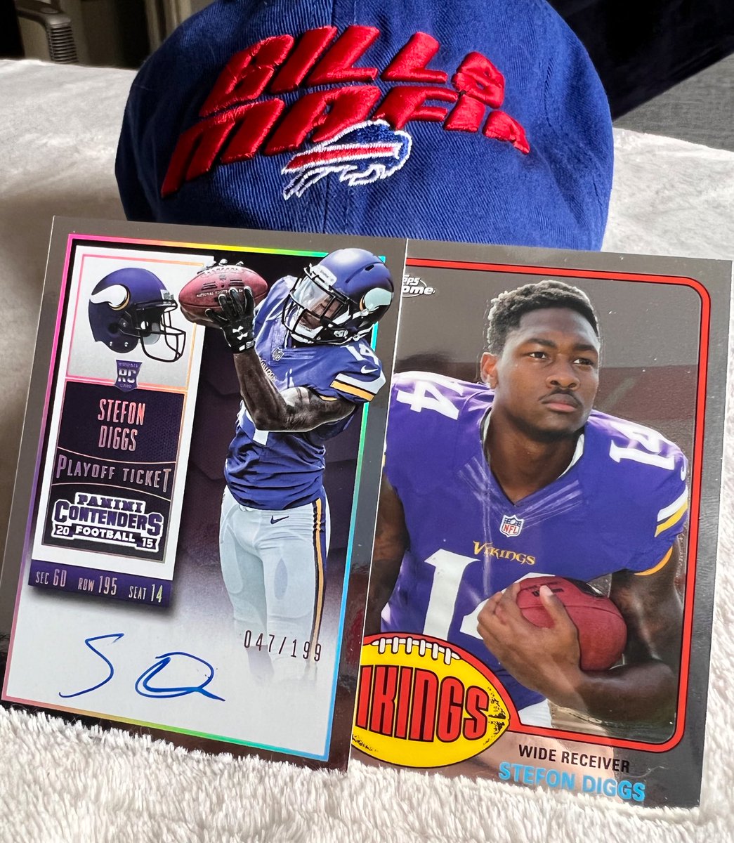 melinasphotos's tweet photo. #BillsMafia GAMEDAY CONTEST!

And it’s a beauty…! 💥

Retweet for a chance to win a Stefon Diggs ROOKIE AUTOGRAPH /199 and a chrome retro rookie! 

If the #Bills beat the Chiefs today, a random follower who retweeted this will win both of these!

Good luck, and LETS GO BUFFALO! https://t.co/gNnguDXw3E