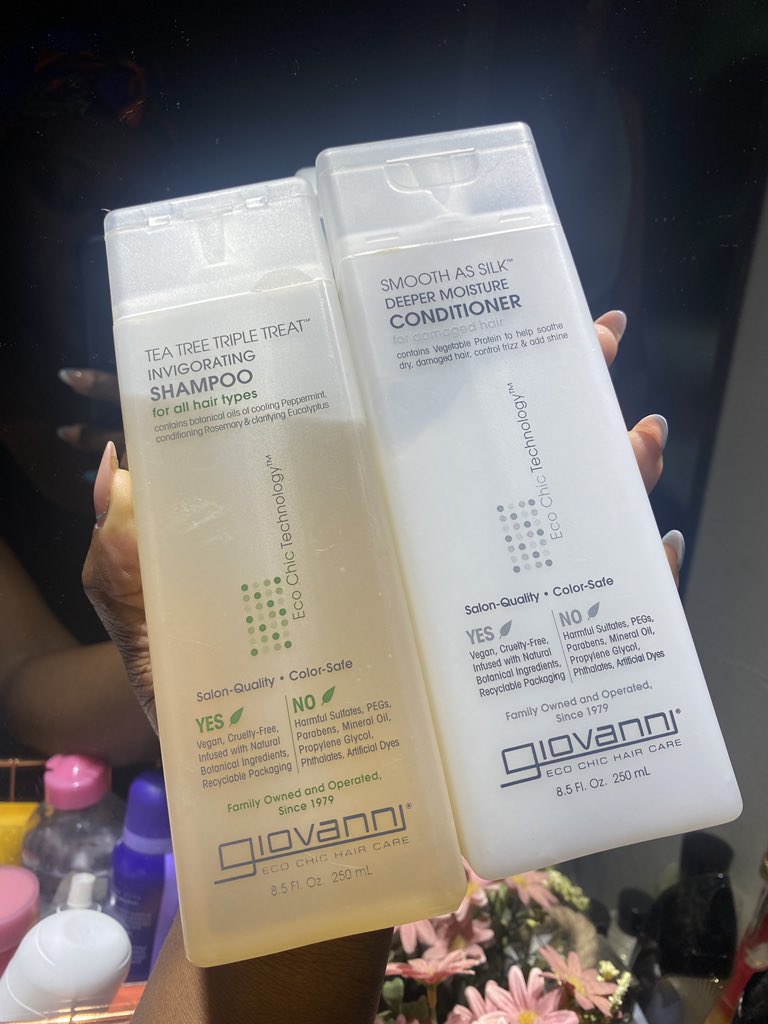 theOtopea's tweet photo. Wash Days have become so fun with these baddies #naturalhair #colorsafe https://t.co/e9ldGy5UXo