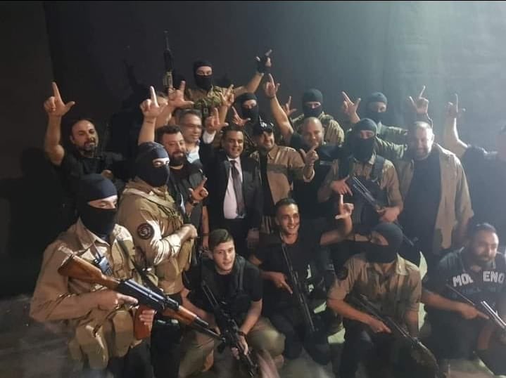 pocahontas_LB's tweet photo. بحب خبركن يلي بالصورة 👇🏻هني 

🔴ميليشيا التيار الوطني الحر 

الصيت للقوات والفعل للتيار 

وما فينا ننسى سلاحن يلي صارو يقوصو منو على  الاهل بجنازة اليوم https://t.co/PfGEAZnyCG