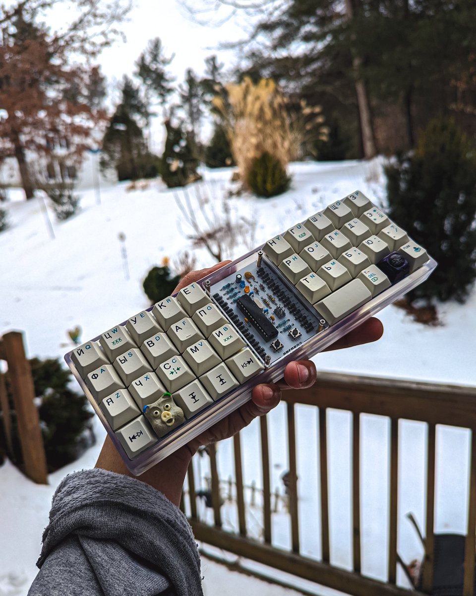 foongish's tweet photo. Favorite shot of my beloved 'Lesovoz' keyboard, the sweetest 10u Ortho-"Split" Minivan PCB around!
Designed by SquashKB, built in an original 'KUMO' case from @TheVanKeyboards w/ CRP Xerox 6001 caps. 🤤
#KEEB_PD #mechanicalkeyboard #ortholinear #keebs #40percentkeyboard #minivan https://t.co/NjN6HsHSsp