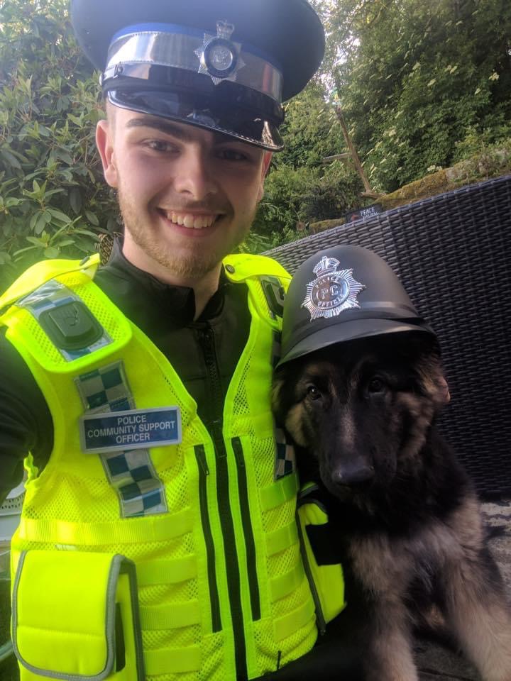 syptweet's tweet photo. Callum started as a PCSO @WestYorksPolice before joining #TeamSYP in April.

He spoke to us about his experience of policing so far, how much he's enjoyed being s PCSO and a detective, and what advice he'd give to anyone applying:

https://t.co/EpXTZpCFEC

2/2 https://t.co/ob9sULc1hr