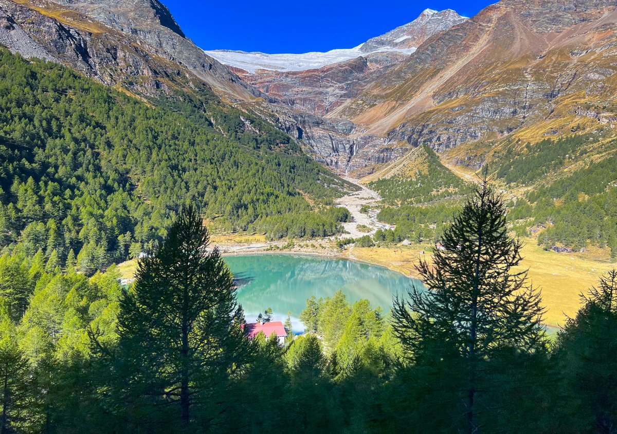 Abrilliant's tweet photo. Switzerland where god would retire, if got could afford it. https://t.co/MWF9lj90ru