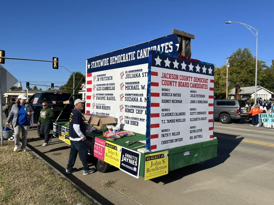 chipforcongress's tweet photo. SIUC Hoco yesterday! What a fun parade! #VoteBlue #ChipForCongress https://t.co/P2BAqOBD2r