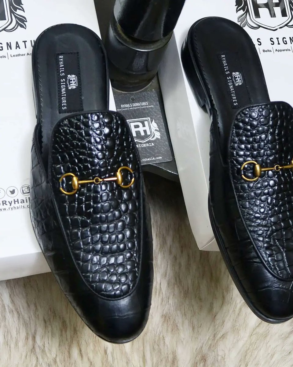 RyHails's tweet photo. Horsebit Croc Mule

https://t.co/D3exHLkeIk
Croc. Leather. Horsebit
Notched Vamp
Round Toe
Leather lining
Leather/Gum Sole
Flat Stacked Heel
Handcrafted by RyHails

Shop, Make orders and enquiries via DM, Website or #WhatsApp Message: 08140321869

#RyHails #MensWear #MensFashion https://t.co/2dWcEesC77