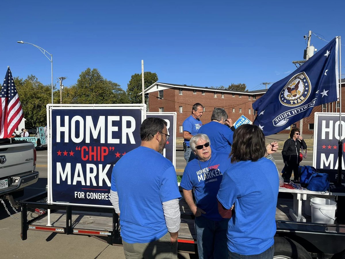 chipforcongress's tweet photo. SIUC Hoco yesterday! What a fun parade! #VoteBlue #ChipForCongress https://t.co/P2BAqOBD2r