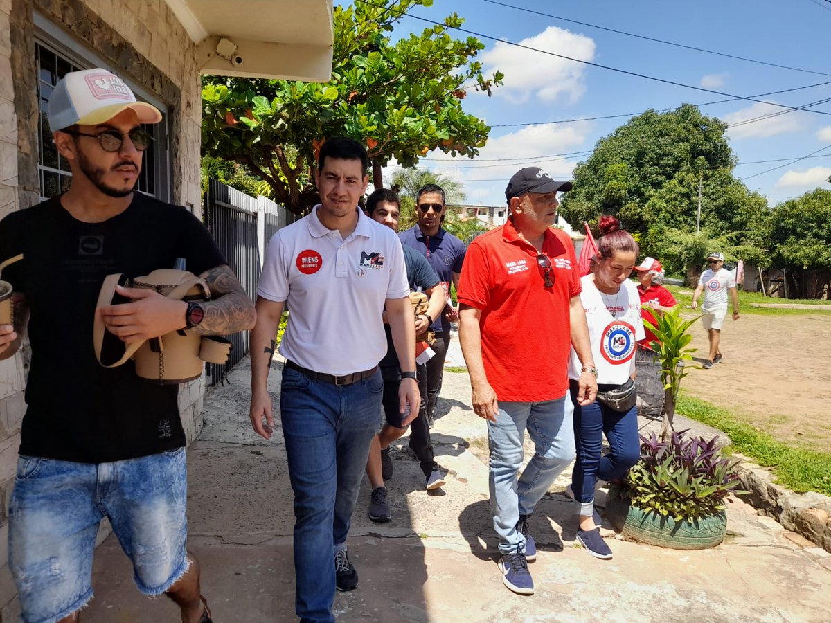 manularapy's tweet photo. Seguimos visitando a cada vecino, acercando nuestras propuestas y escuchando sus anhelos para nuestra comunidad.

¡La renovación está en marcha! 🚩

#ATodaMáquina 
#LaNuevaGeneración
#ManuLara2022
#WiensBrunetti2023
#MaritoPresidenteANR 
#FuerzaRepublicana🚩 
#Lista3M https://t.co/m37JxYewYM