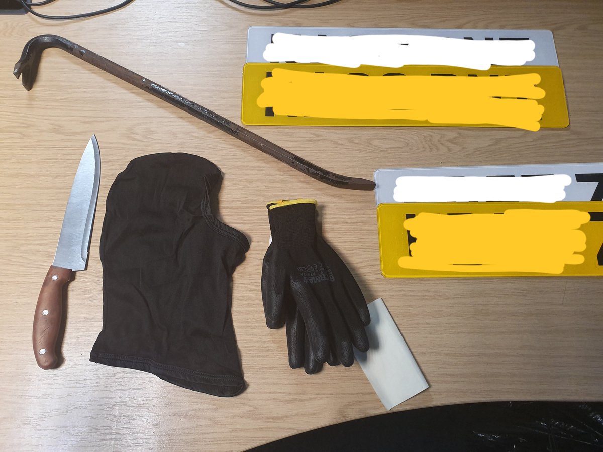BE_NTF's tweet photo. Team 1: Officers found and located a stolen vehicle 2 days ago. Today the vehicle was searched, a large kitchen knife, balaclava, crowbar and further sets of cloned number plates.
Items sent for forensic opportunities. 
#OneKnifeOneLife
#PreventativePolicing https://t.co/iz71tdMyyY