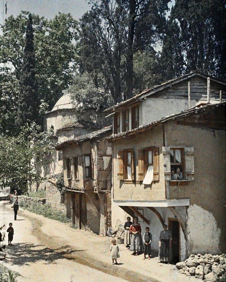 1913, Bursa.