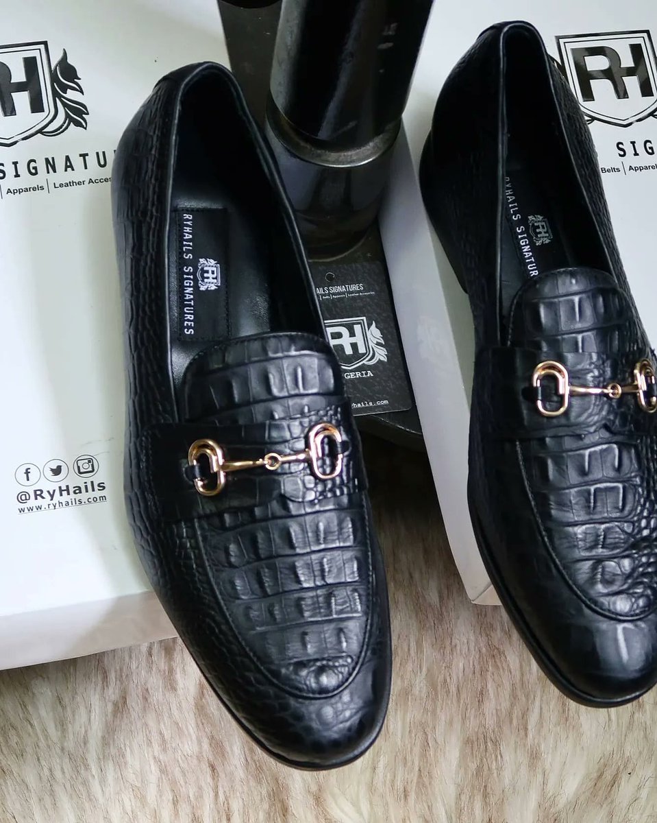 RyHails's tweet photo. Horsebit Croc Loafers

Genuine Croc
Leather across Vamp
Leather Topline
Notched Vamp
Leather Lining, Sole
Stacked Flat Heel
Handcrafted in Nigeria

https://t.co/D3exHLkeIk
Shop, Make orders and enquiries via our website, DM or #WhatsApp: 08140321869

#MensWear #MensFashion #Style https://t.co/Vbgzw6KmEB