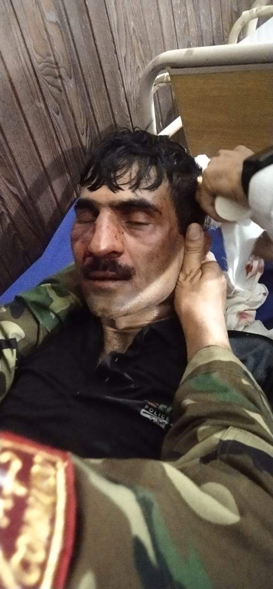 Zaid_Asghar49's tweet photo. These Religous bastards may show you one sided offense but what about this they people are thr one who is earning there halal money and then what
#tlp_ایک_فتنہ
#protectPolice https://t.co/lEpJ5UaU19