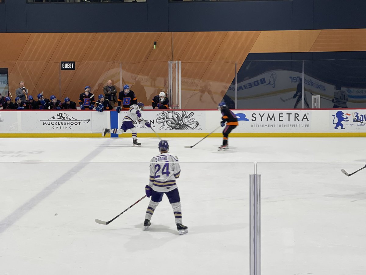 rbanga's tweet photo. Fun watching @jovinbanga7  on the blue line for @uw_icehockey last night! https://t.co/yZVddJviMr