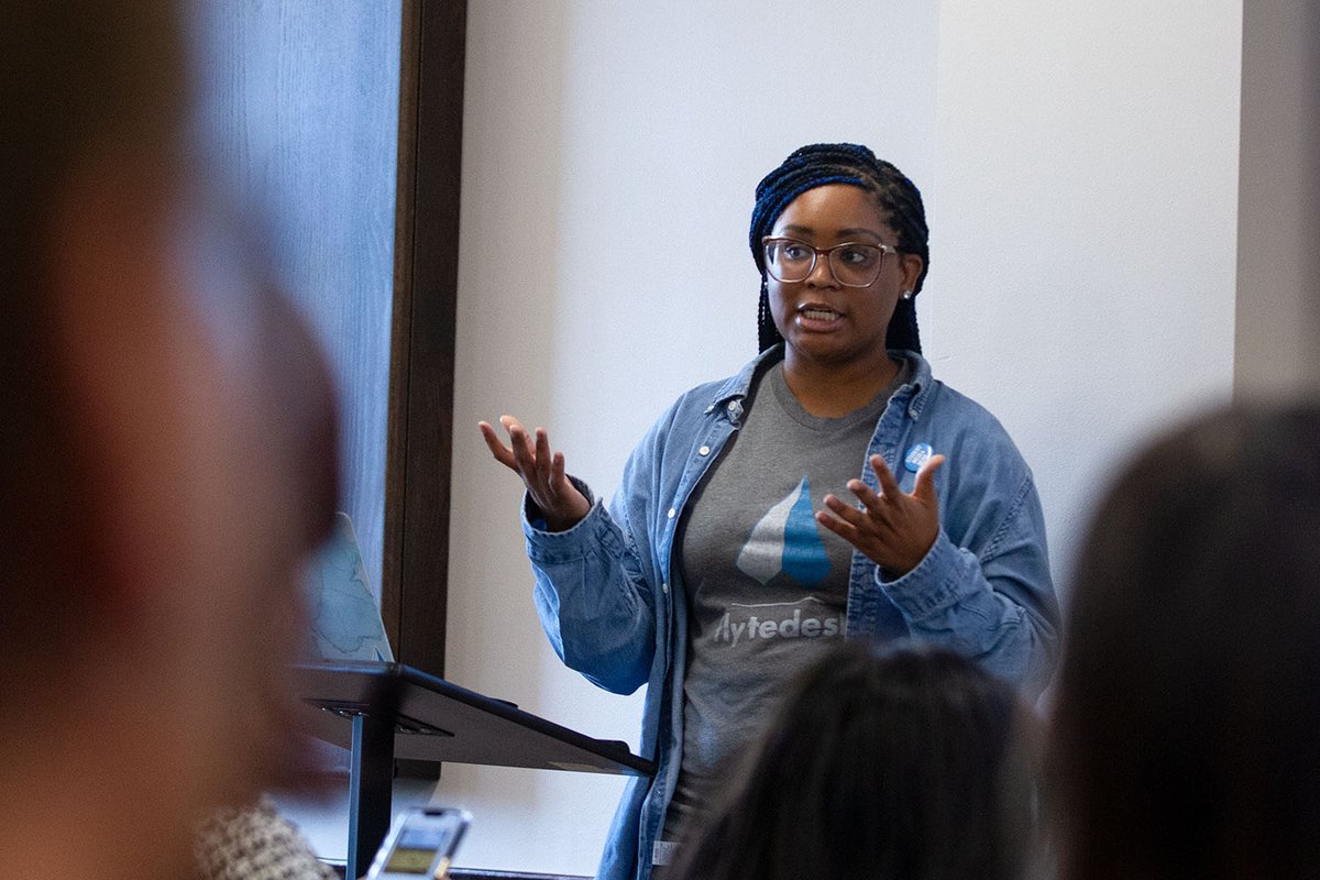 collegemediabiz's tweet photo. We were glad to have Monica, Niya and Olivia from #cmbam22 sponsor @flytedesk sharing the newest opportunities for college media to connect with national advertisers https://t.co/CcLvtsA1UE
