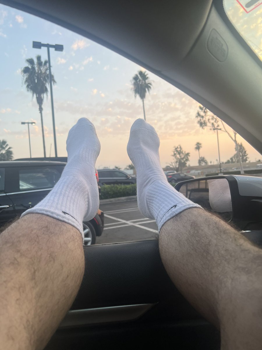 KingKio on Twitter: " 🌞🦶🏽"
