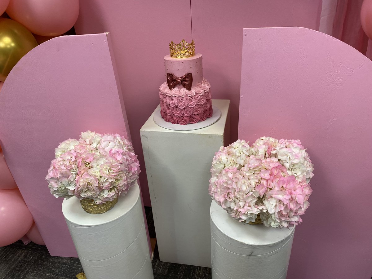 DeeforDevill's tweet photo. baby shower dump 2 💗 https://t.co/Gzvb9YA0Ys