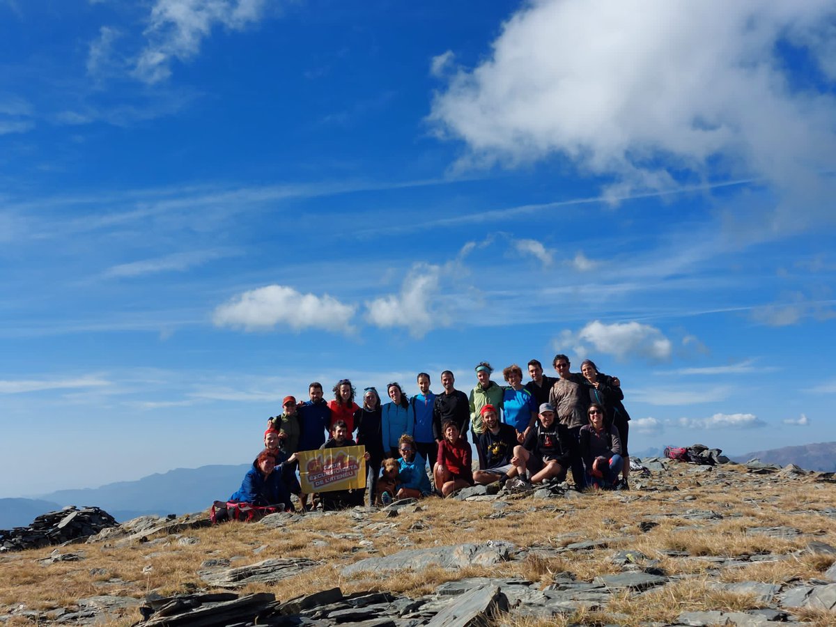 ru_alegre's tweet photo. Diumenge de respirar! 👣
⛰ Puig de Dòrria, Ripollès.
Visqui el #GrupExcursionista de l’@AteneuLaSequia! 💪 https://t.co/bGS14aYDQa