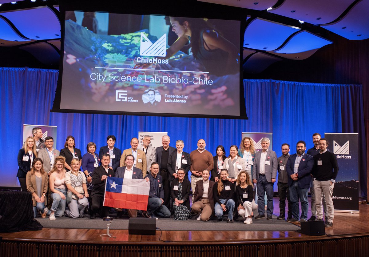 Teams from @CamaraCChC @corporacionciudades, the Biobío regional government, <a href="/chilemass/">ChileMass</a>, and MIT City Science inaugurate the City Science Lab @BioBío