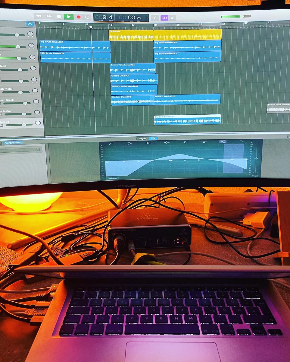 VeitSeiner's tweet photo. Song bauen
#rock #gamingmusic #gamermusic #gaming #dmcafree #dmcafreemusic #music #streamer #twitch #TwitchDE #safetouse #diy #electronic #electronicmusic #garageband #retro #gamer #singer #singersongwriter https://t.co/EkENgMc2Gf