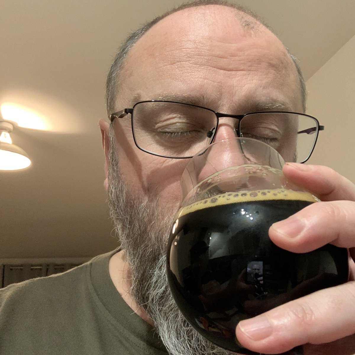 BeerOClockShow's tweet photo. // #CellarSunday // 16 Oct 22
@struise Black Albert (2021)
An absolute delight to drink. Caramel sweetness, subtle chocolate & coffee hints on an easy finish
Cheers @EwanRCD for the birthday gift 🍻 https://t.co/EVd8p5oDiK