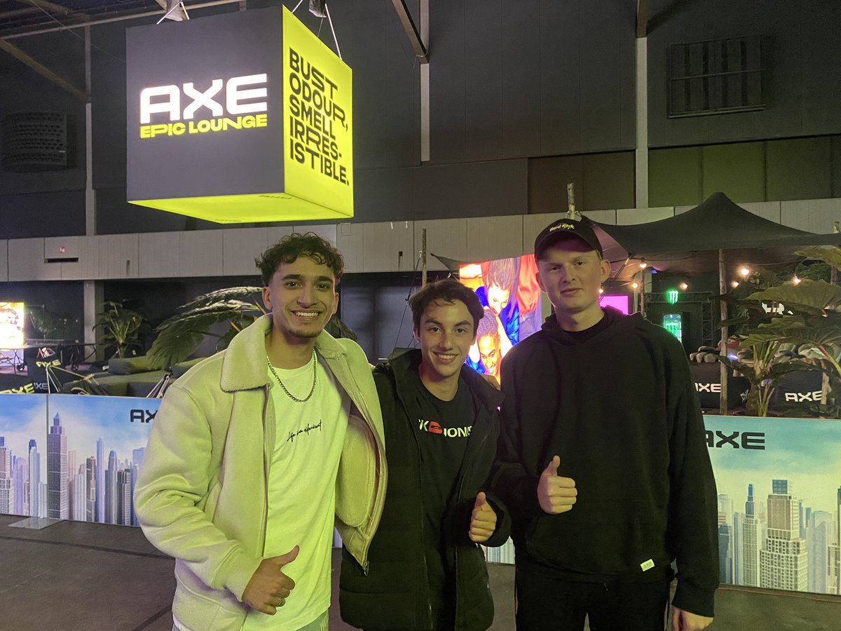 Dreamhack 2022 champions🤙🏾 <a href="/callyo__/">Callum</a> <a href="/imatthew55/">matthew</a>