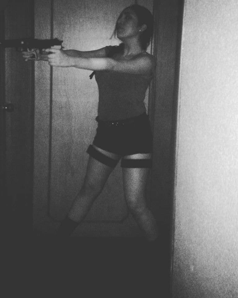 andreincolombia's tweet photo. Debería volver a @universoSOFA disfrazada de Lara Croft como hace 4 añitos 🤔😎⚰️⚱️✨🏹🗡️ #Flaskback https://t.co/dBqD8MEcek