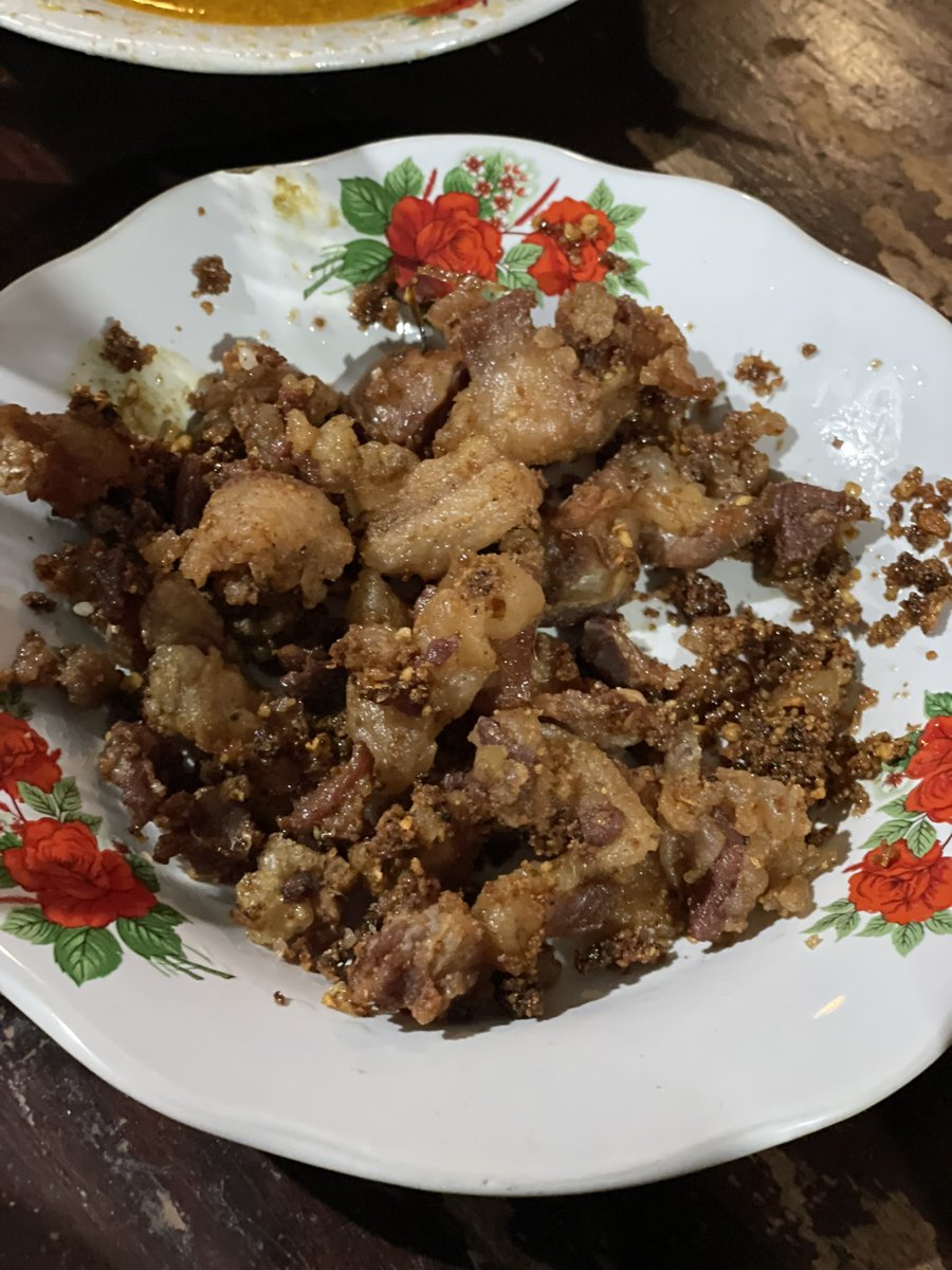 Kombinasi besi yo besi, nasi yo nasi malam ini bersama <a href="/KuntoAjiW/">ᗰ ᘔ K ᑌ ᑎ</a> <a href="/mampull/">Fitra Ade Setiawan</a> dan <a href="/anggakarakara/">anggakara TMBX</a> , sate klatak dan krenyos joglo simpang lima, porsi lebih banyak, empuk, dan kuenyaang 🤙🏻 #kulyog