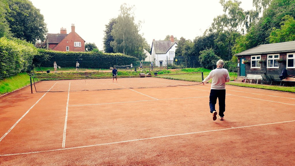 MoorpoolClub's tweet photo. Evening #BrumHour! The nights are drawing in, but we've been blessed with great weather for tennis. Hurrah! 😎👍
We have half-year adult membership from NOW TILL END OF MARCH FOR JUST £45! THAT'S 5 MONTHS OF TENNIS🎾! Come & join a friendly, active club in #Moorpool in #Harborne. https://t.co/abylWwA4VN