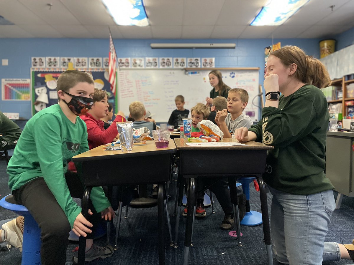 CagneyElayna's tweet photo. Last week squad tackled acids and bases with third graders using a red cabbage as the indicator.. its like magic watching that purple juice change colors 

#nerdaroundandfindout @NerdsquadI https://t.co/YQSFUXr1jT