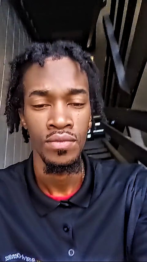 bbcland3l's tweet photo. Handsome Asf 🤴🏿🤟🏿👑 https://t.co/T733tl8Xz4