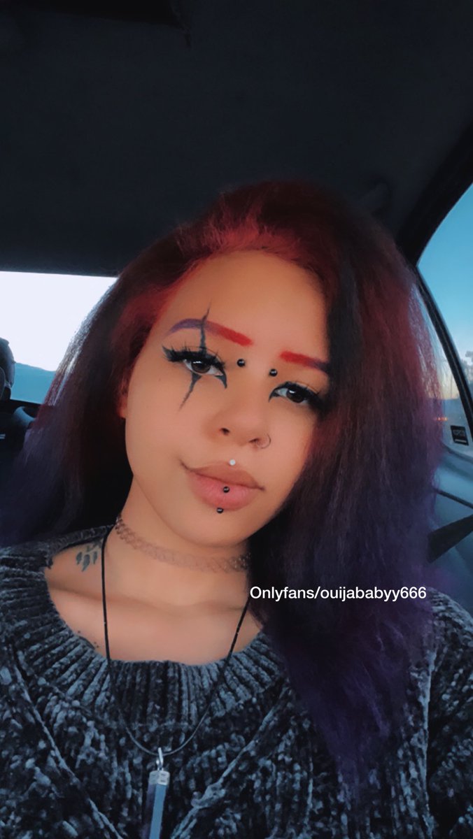 grungebaby420's tweet photo. I got my bridge pierced last Monday for my birthday!!😜😻♎️
#bridgepiercing #newpiercing #piercings #bodymods #gothbabe #gothic #libra #libragang #baddie #stoner #stonerbabe #blackaltgirl #camgirl #horrorbabe #uwu #waifu https://t.co/NPiQK3Hl1p