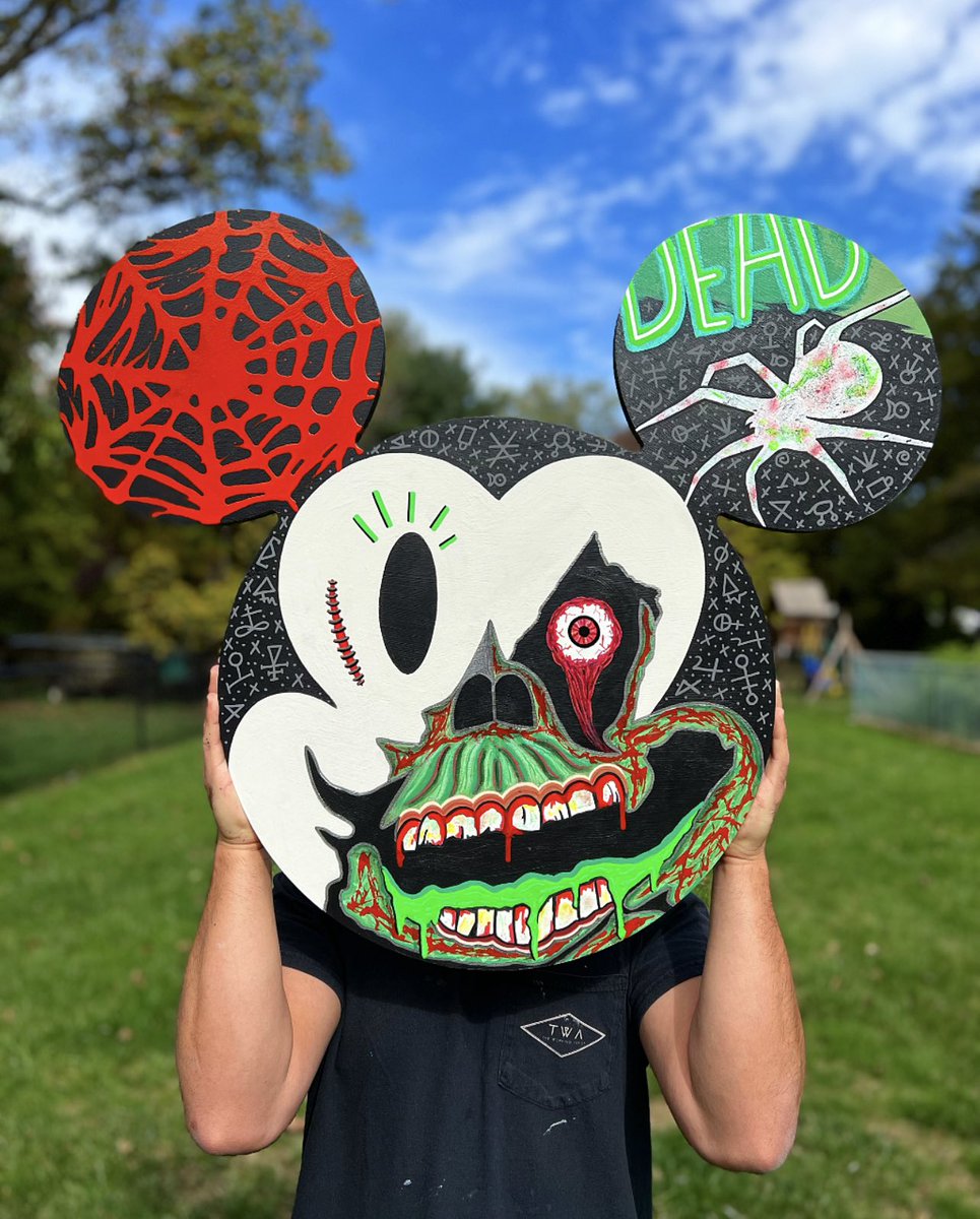 JMitchell_Art's tweet photo. "Dead Heads" #1️⃣ #jmitchell

2022 💀 (1/3)
30" Wood Cutout 
Acrylic, Pastel &amp; Ink https://t.co/fACXN1FLoW