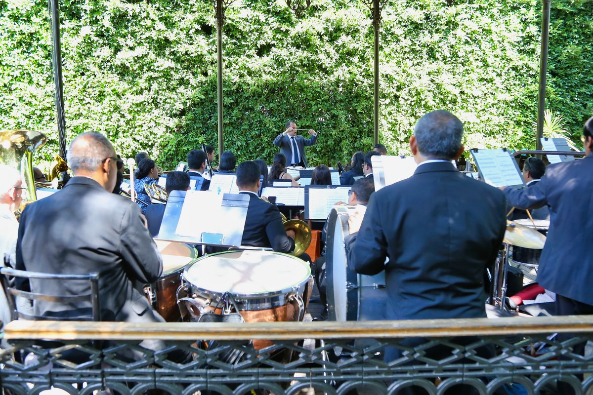 La Banda de Música del Estado ofreció este domingo el primero de sus conciertos especiales para la edición 50 de @cervantino.