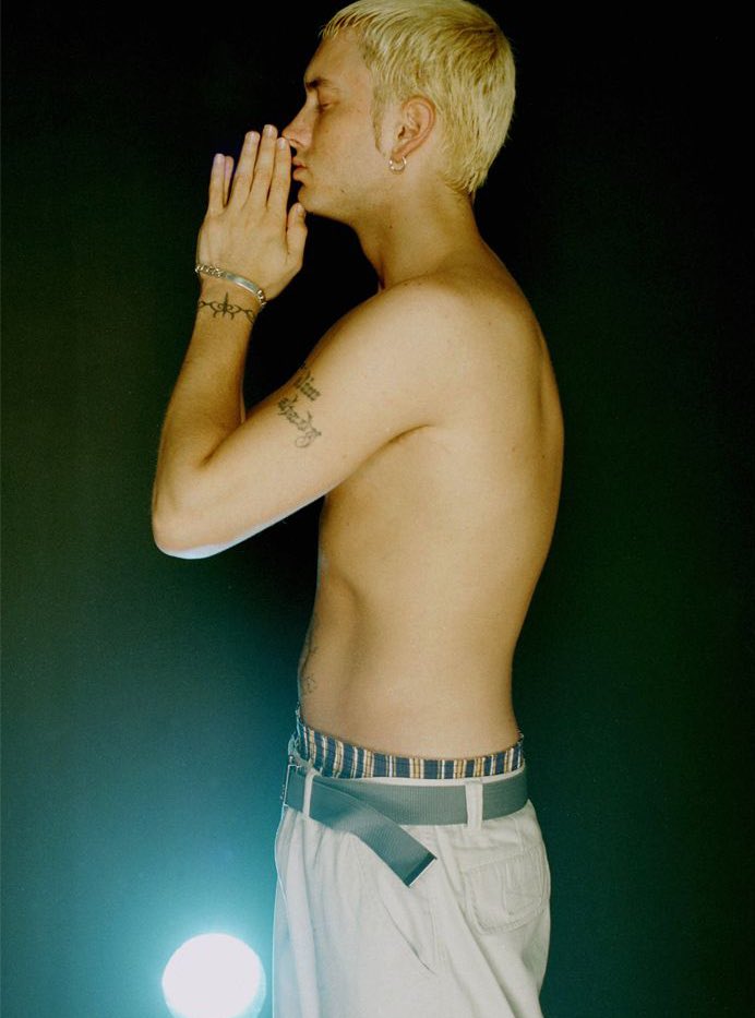 karenaaaax's tweet photo. Day 16: Favorite photo shoot
He looks delicious 🥵
#17DaysOfMarshall #Emweek https://t.co/hP4X3QcHT8
