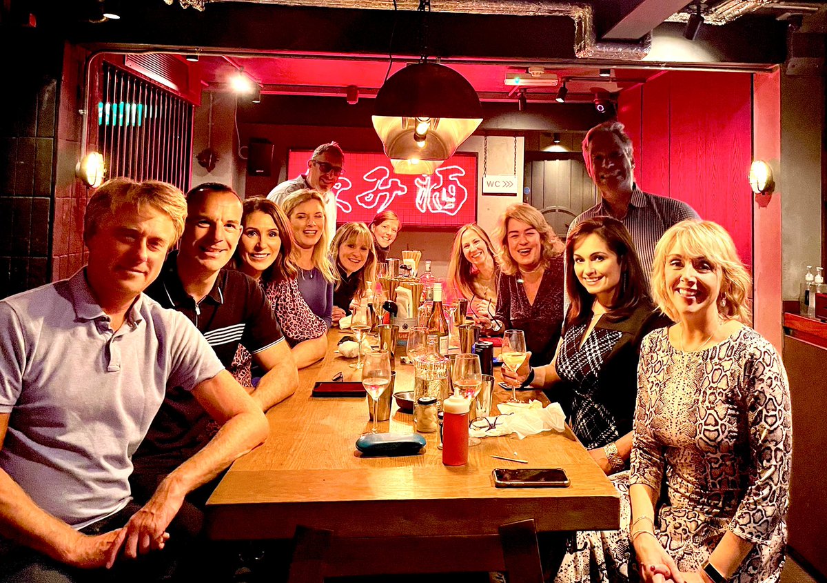Sue_Charles's tweet image. Fab reunion in London with pals from the Cardiff School of Journalism. Can&apos;t believe it&apos;s 25 years since we started out as keen young things. Might spot a few familiar faces here!
#CardiffTrained