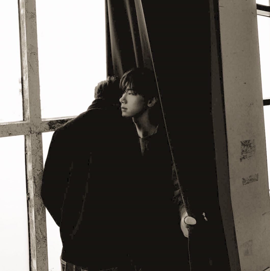 yongchit10's tweet photo. สงสัยมาตลอด ตอนนั้นคือบรีฟคอนเซปไรอ่ะถึงได้รู้นี้ออกมา คู่รักหรอ #winten https://t.co/opkEFxm0vC